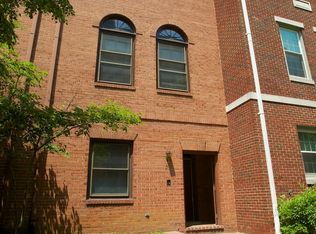 2319 9th St S, Arlington, VA 22204