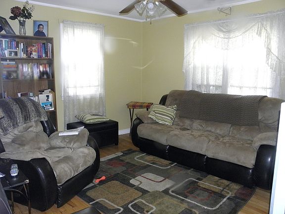 Den/Bedroom 4