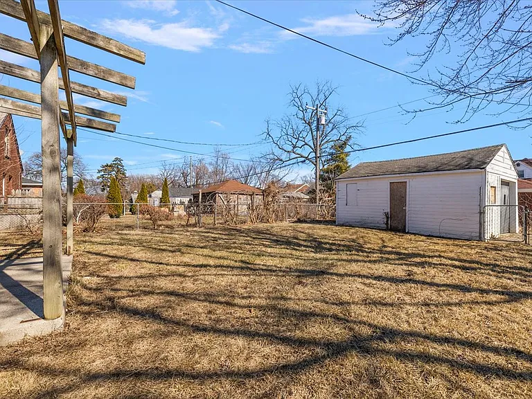 10500 Somerset Ave — Photo 45