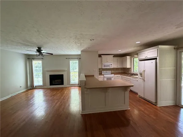1940 Lakewood Rd, Cumming, GA 30041