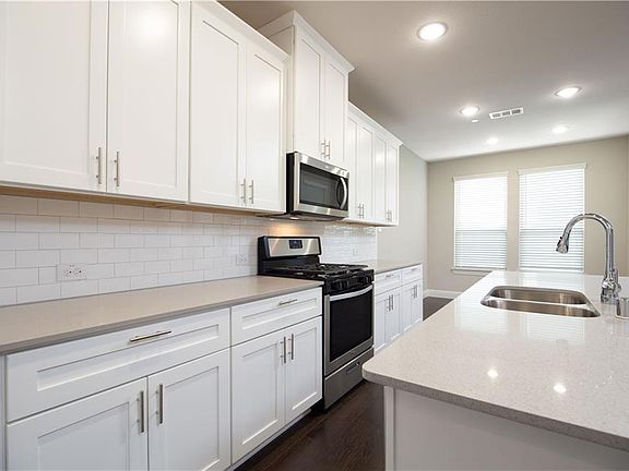 4th image of 4568 Titus Cir