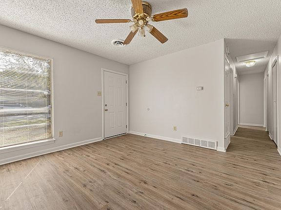 4th image of 3290 Valley Stream Cv