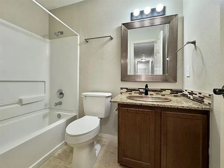 204 Woodley Rd — Photo 33