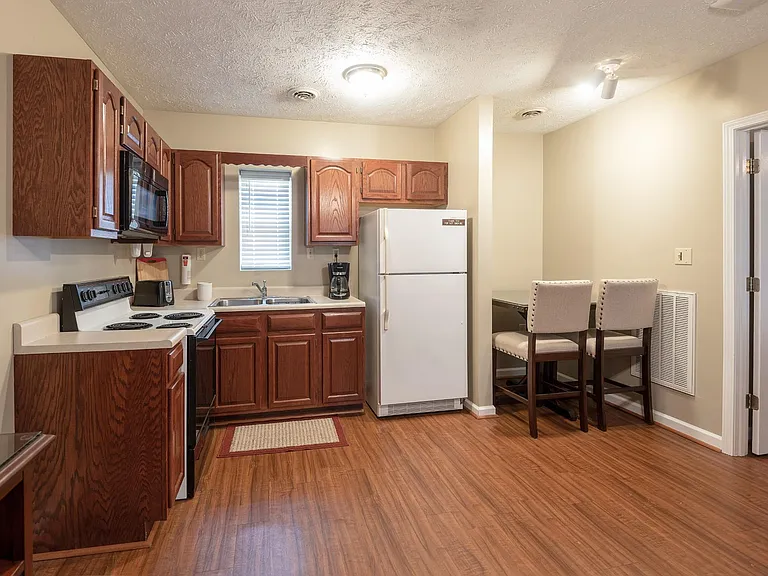 1332 W Andrew Johnson Hwy — Photo 14