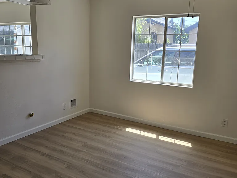 650 W Vernon Ave — Photo 8