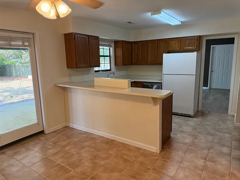 27 James F Byrnes St — Photo 11