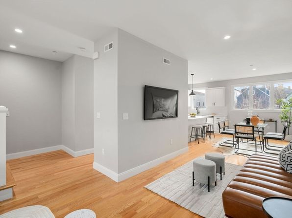 123-123 Centre St #TOWNHOUSE 4, Dorchester Center, MA 02124