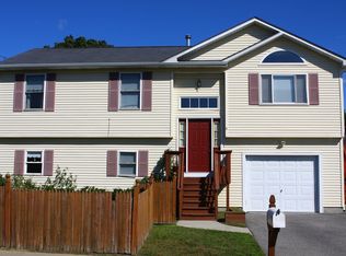 6 Joshua Ct, Warwick, RI 02889