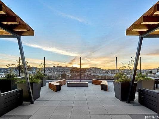 2nd image of 338 Potrero Ave