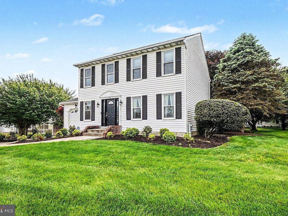 1st image of 1562 Bentley Cir