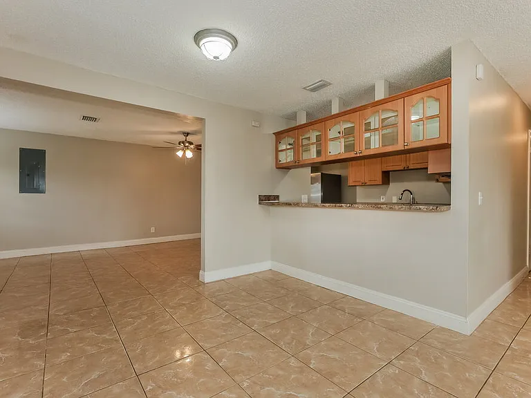 6624 N Cameron Ave — Photo 5