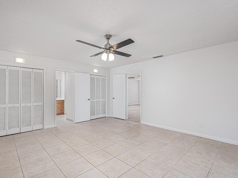 2nd image of 2486 SW Waikiki St