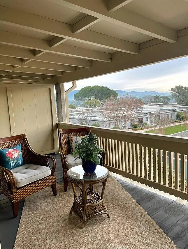 2 bed, 1054 sqft, $2,995 — Photo 4