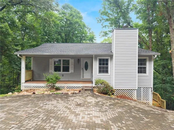 195 Golden Ave, Dahlonega, GA 30533