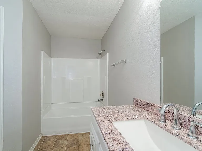 15154 Elstree Dr — Photo 12