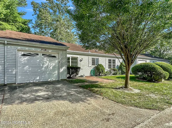 914B Liverpool Circle, Manchester, NJ 08759