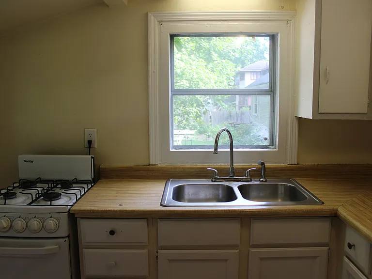 533 Elm St #3 — Photo 12