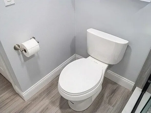 25 Upminster #25-B — Photo 13