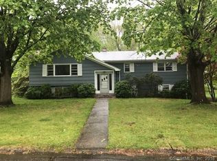 24 Dell Cir, Trumbull, CT 06611