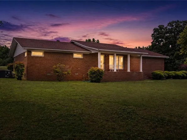 570 13th Ave W, Guin, AL 35563