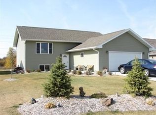 510 Riverwood Dr, Detroit Lakes, MN 56501