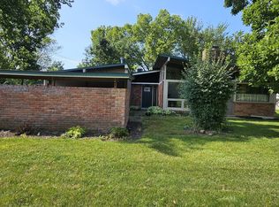 8355 Rucker Rd, Grosse Ile, MI 48138