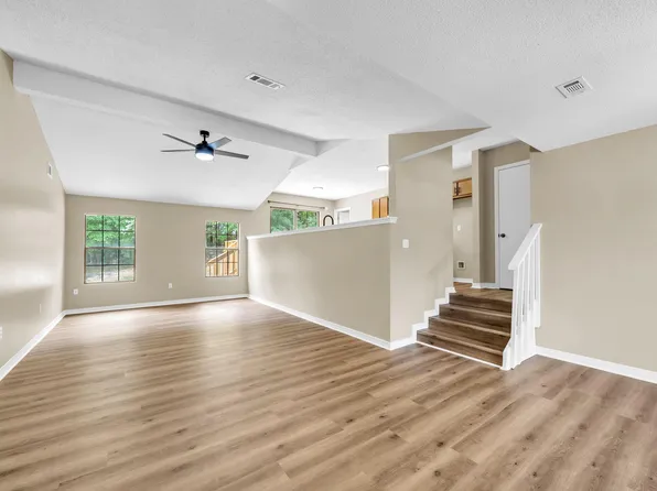 5998 Creekside Cir, Crestview, FL 32536