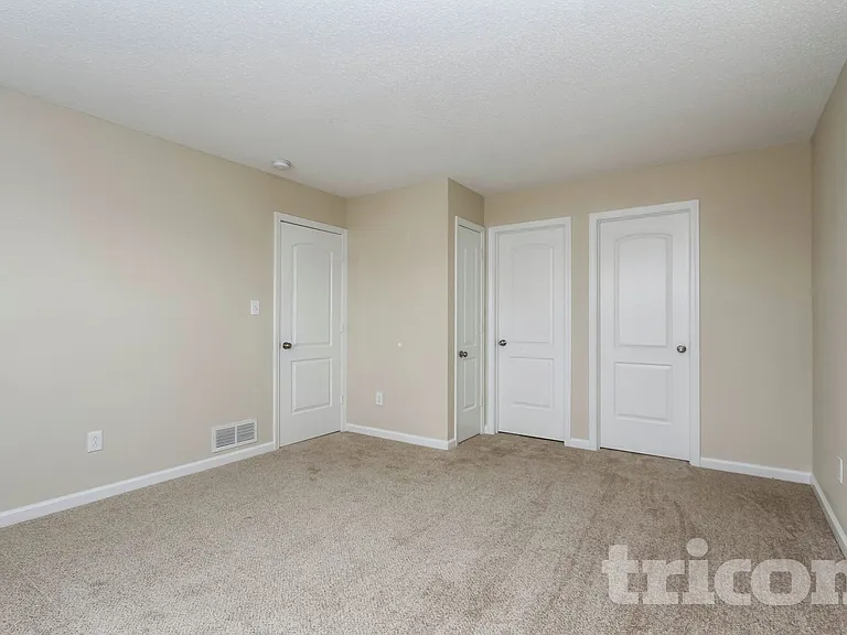 1329 Lake Meadow Dr — Photo 7
