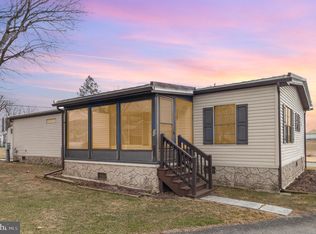 85 Autumn St, Salunga, PA 17538