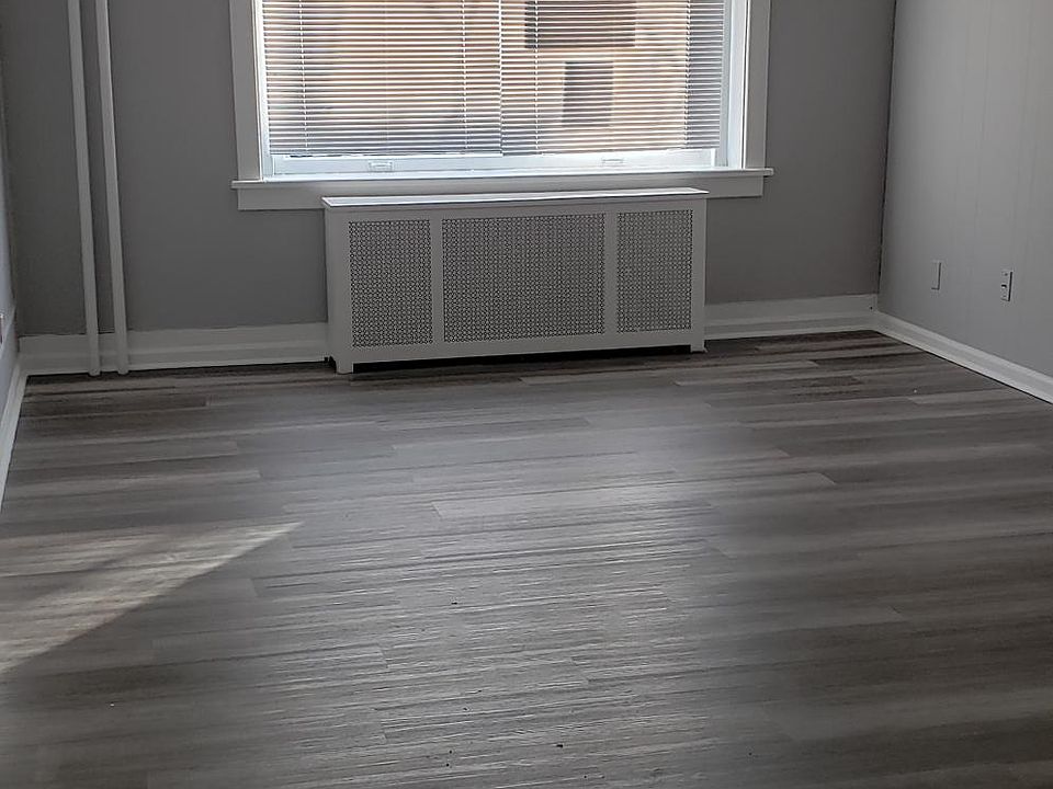 1st image of 827 Walnut St #1