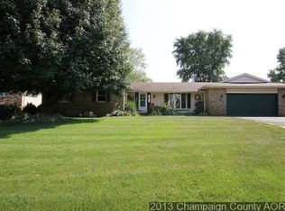 2005 E Meadowlake Dr, Mahomet, IL 61853