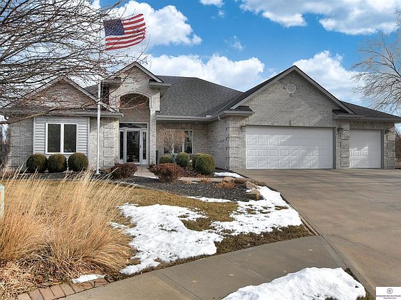 4th image of 4902 Shoreline Cir