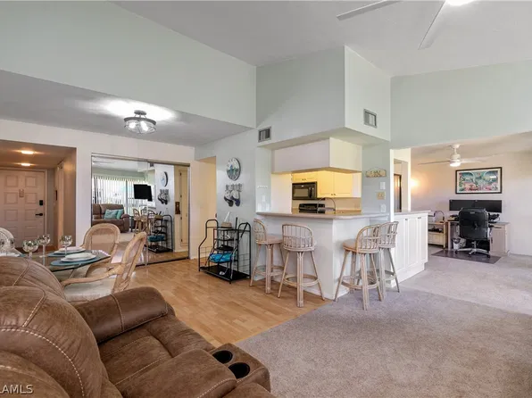 5710 Trailwinds Dr APT 523, Fort Myers, FL 33907