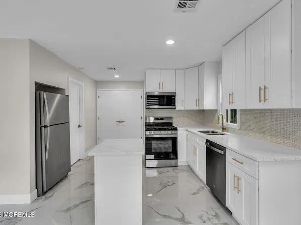 5 Georgian Boulevard, Jackson, NJ 08527