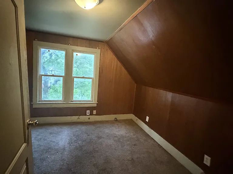1829 W Butler St — Photo 22