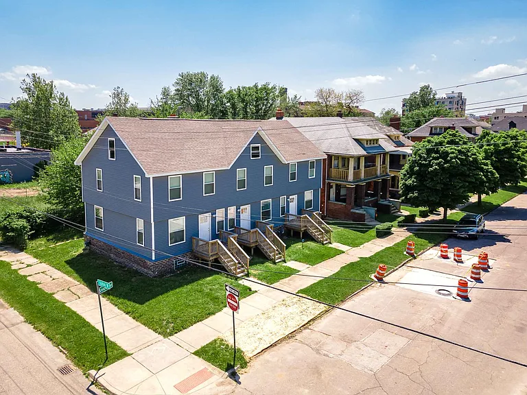 156 Leicester - FDR — Photo 2