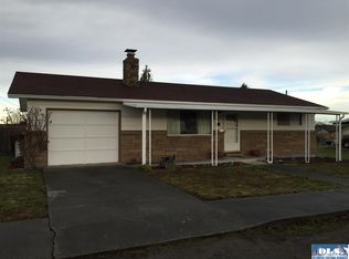 394 W Hemlock St, Sequim, WA 98382