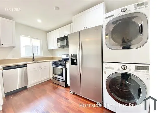 2051 S Corning St #5 — Photo 2