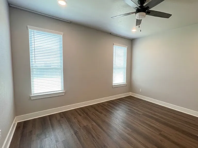 2053 Stillwell St — Photo 13
