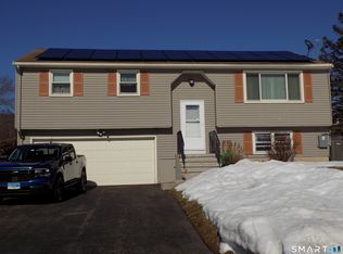 201 Westwoods Ter, Bristol, CT 06010