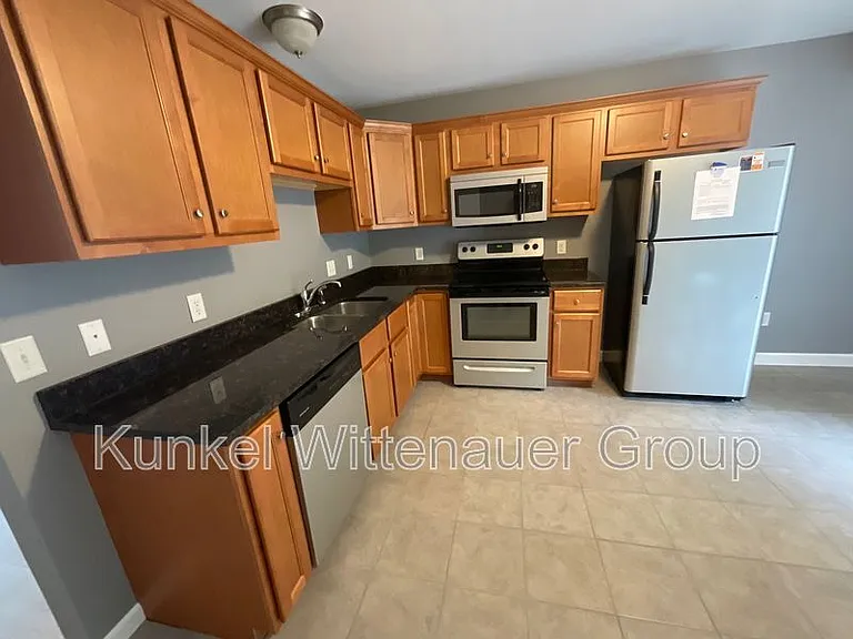 704 Fountain View Dr #F — Photo 6
