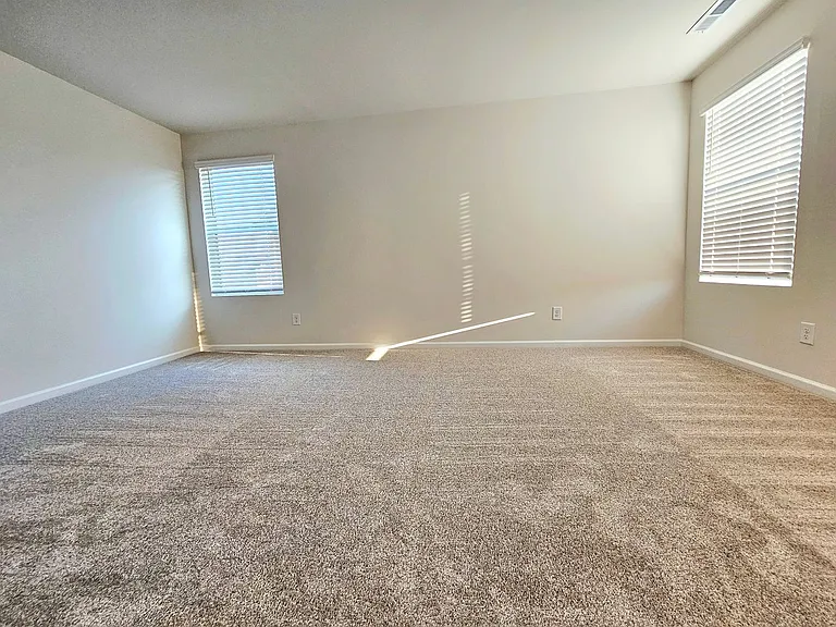 349 Wicklow Ln — Photo 9