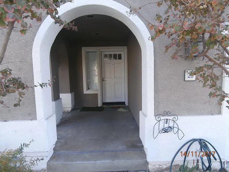 28 Silkwood Ln — Photo 3