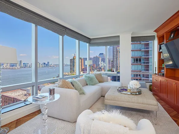 10 Little St W #18A, Brooklyn, NY 11201
