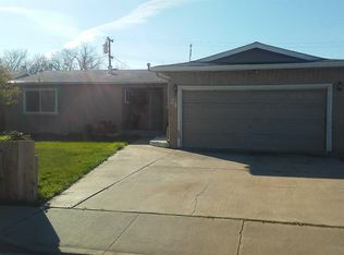 24 E Wallis Ave, Gustine, CA 95322