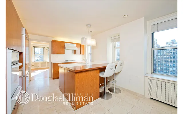 Sold by Douglas Elliman | media 24