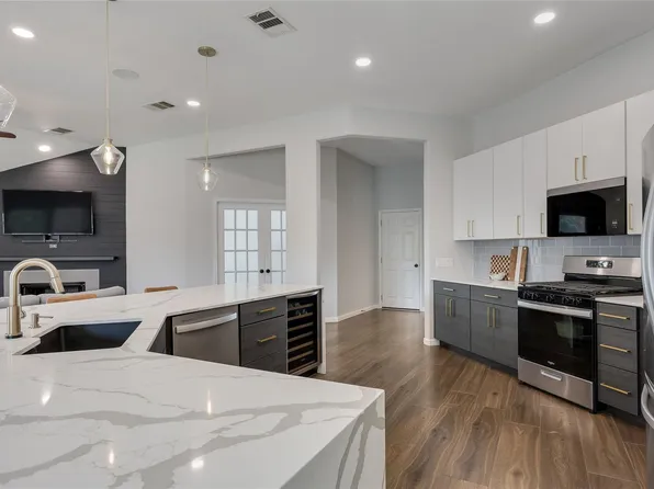 800 Portchester Castle Path, Pflugerville, TX 78660