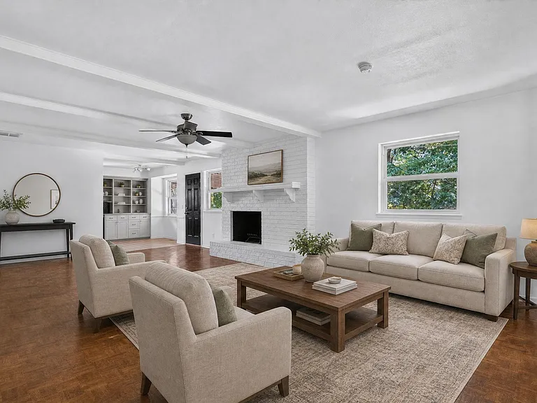 1024 Washington St — Photo 8