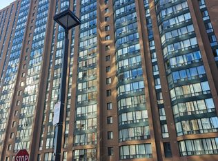 155 Hillcrest Ave #507, Mississauga, ON L5B3Z2