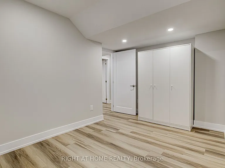 265 Dearborn Blvd — Photo 17